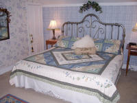 The Best Bed and Breakfast in Akron, Ohio - Mary's Room in Summer