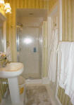 Cleveland b&b - Dr. George Starr's and Maybell's Room private bathroom