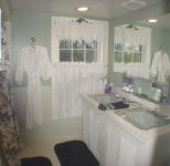 The Best Bed and Breakfast in Akron, Ohio - Mary's Room private bathroom